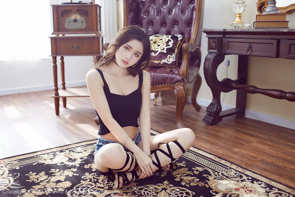 秀人集.com_[YouWu尤物馆]Vol.013_新人颖儿EI性感内衣秀美胸漂亮花环女神气质写真57P