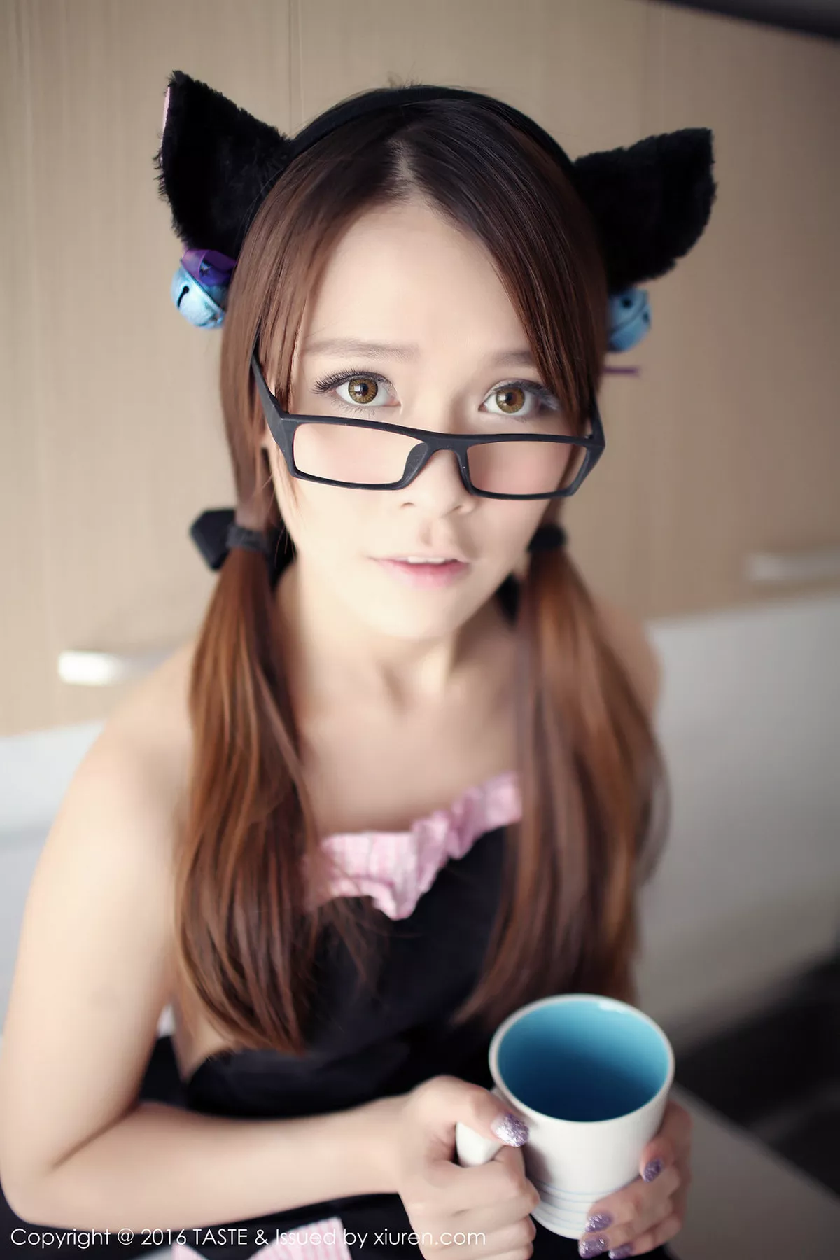 秀人集.com_[Taste顽味生活]Vol.005_嫩模Carol酱性感兔女郎黑色女仆装居家写真61P