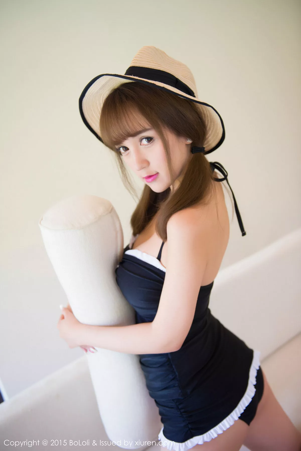 秀人集.com_[BoLoli波萝社]Vol.020_嫩模Monkey_小潘鼠三亚旅拍低胸内衣豪乳迷人写真68P