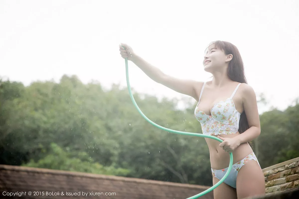 秀人集.com_[BoLoli波萝社]Vol.001_嫩模柳侑绮sevenbaby童颜巨乳性感系列生活写真秀94P