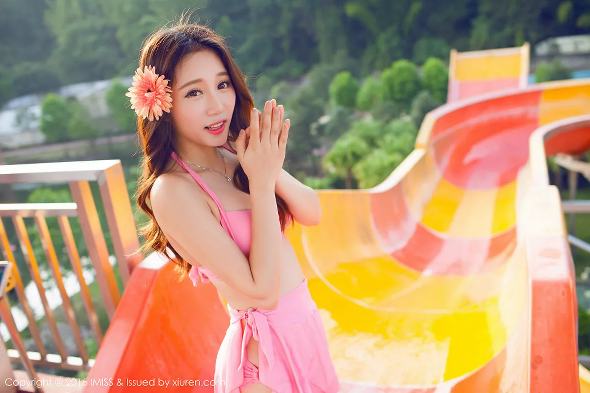 秀人集.com_[IMISS爱蜜社]Vol.015_嫩模小丽莎萌萌哒粉红内衣迷人美胸娇艳性感写真50P