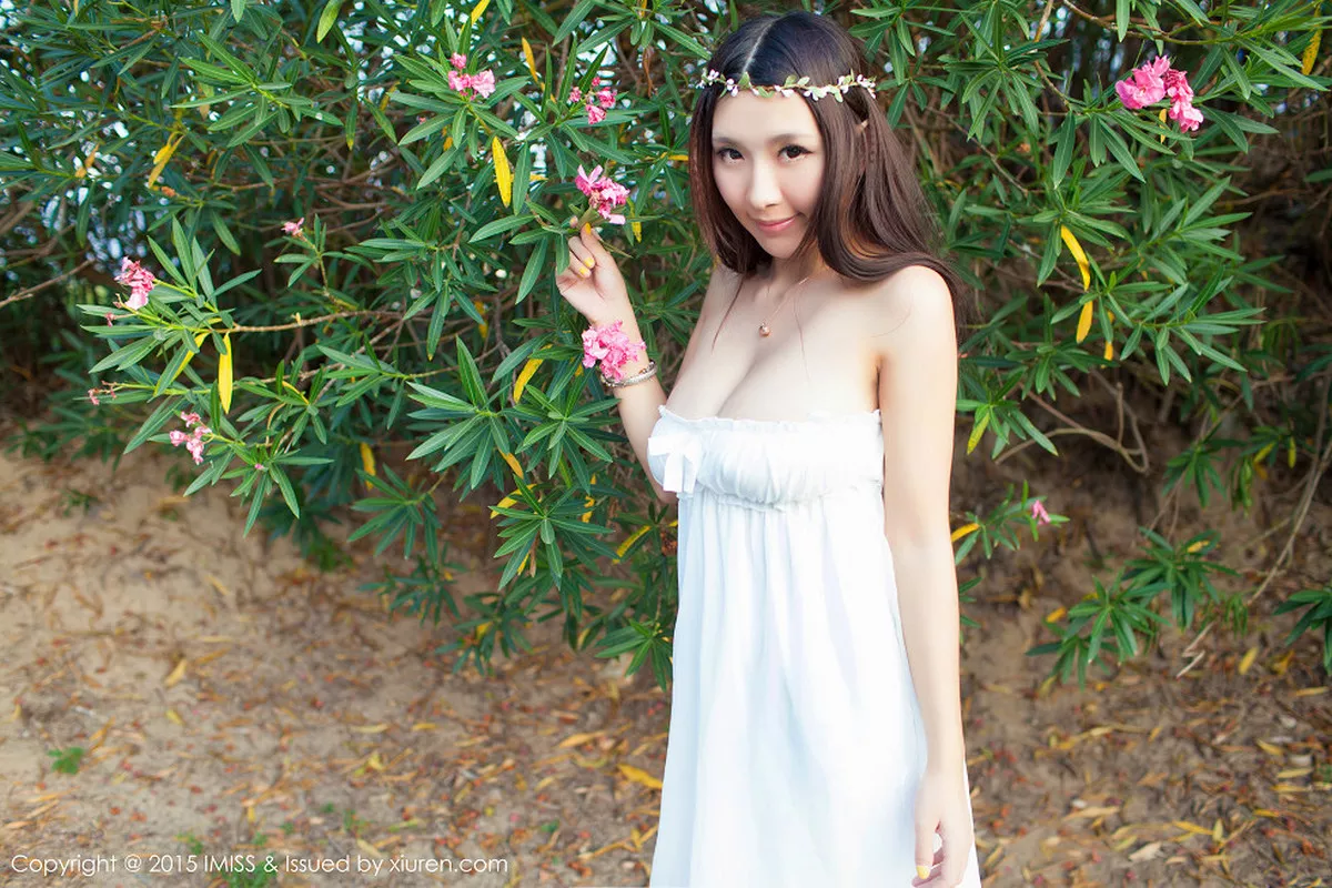 秀人集.com_[IMISS爱蜜社]Vol.001_嫩模晓茜sunny掀真空上衣抚摸双峰爆乳诱惑写真71P