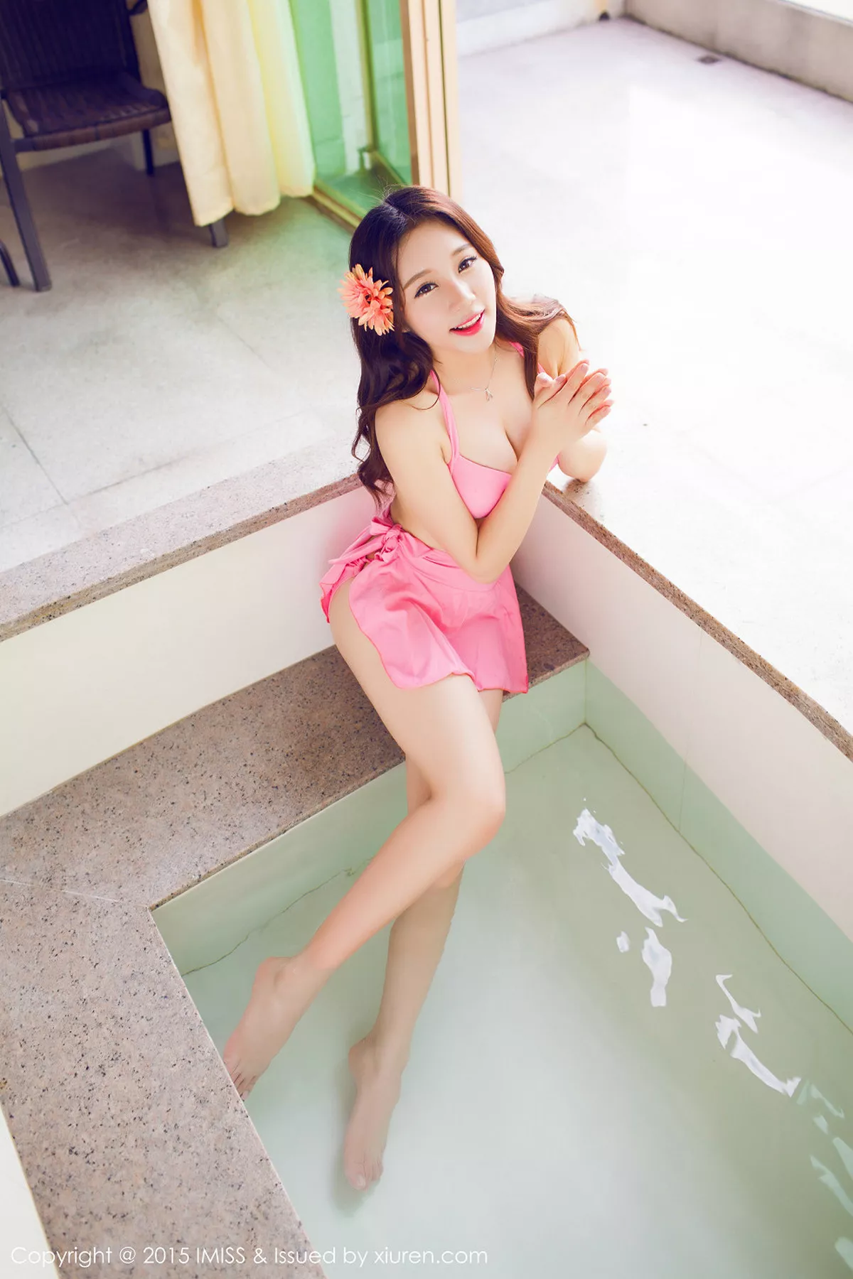 秀人集.com_[IMISS爱蜜社]Vol.015_嫩模小丽莎萌萌哒粉红内衣迷人美胸娇艳性感写真50P