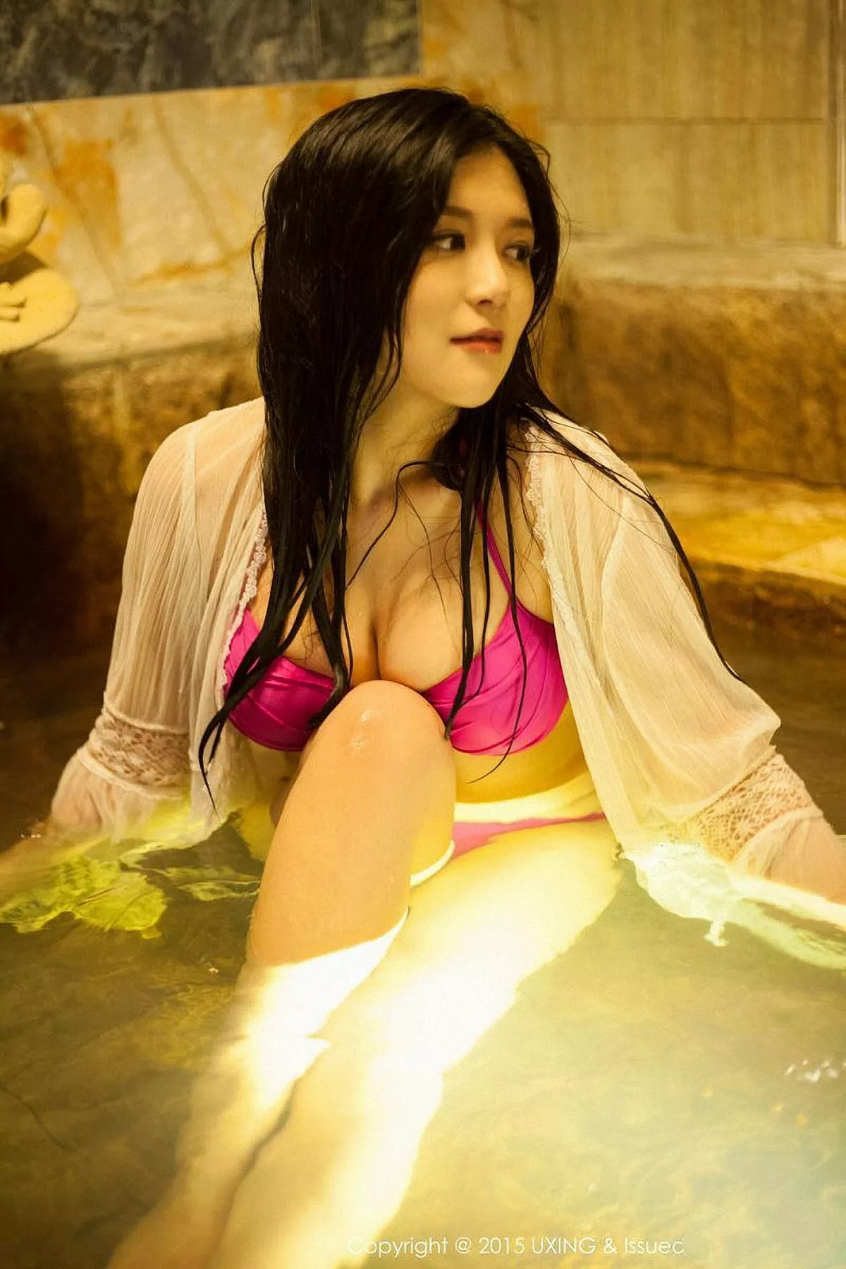 秀人集.com_[UXING优星馆]Vol.006_嫩模莲漪lenne红色内裤性感翘臀低胸内衣秀豪乳55P