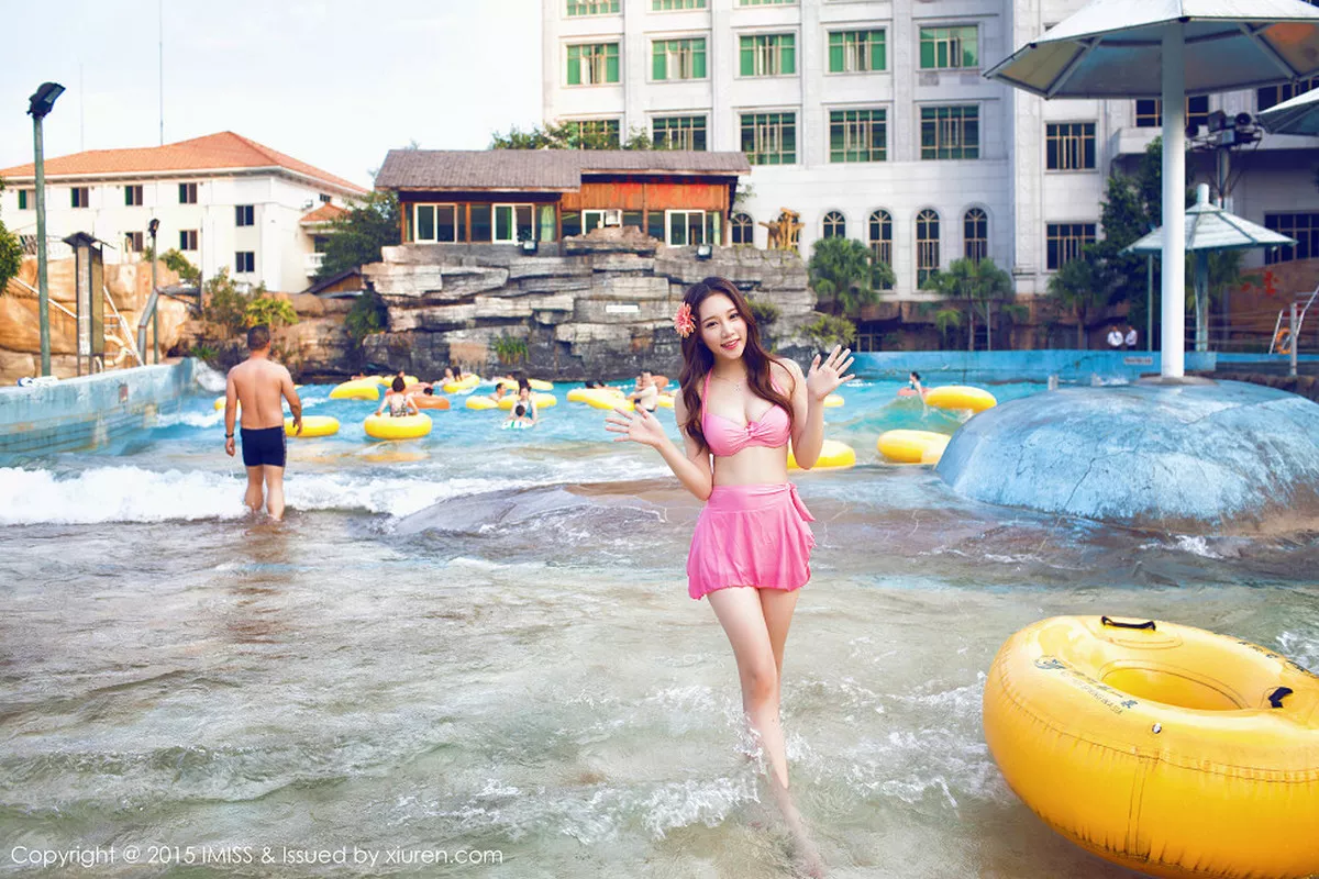 秀人集.com_[IMISS爱蜜社]Vol.015_嫩模小丽莎萌萌哒粉红内衣迷人美胸娇艳性感写真50P