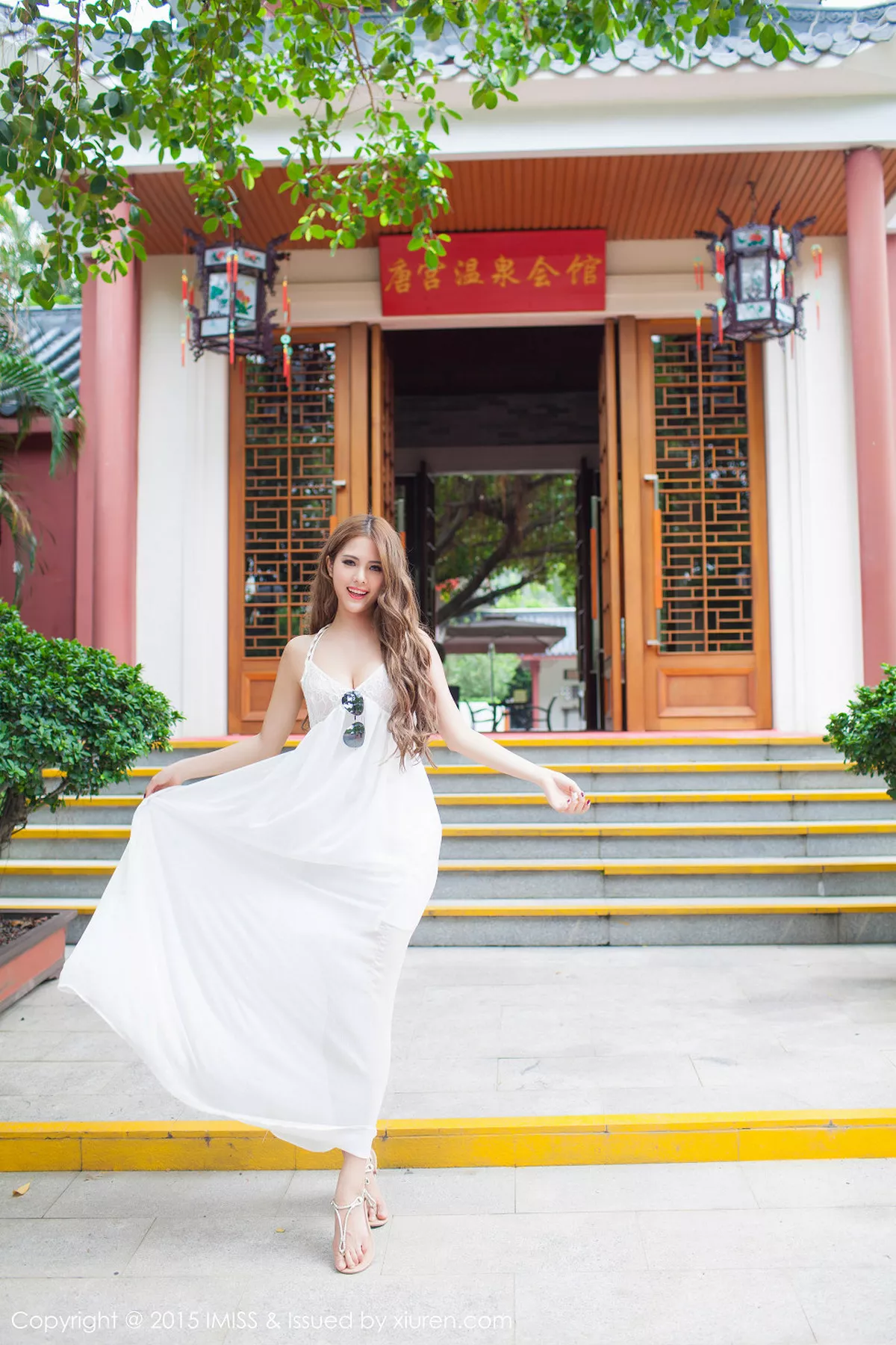 秀人集.com_[IMISS爱蜜社]Vol.008_嫩模妍妍Yanyan系列连身裙低胸内衣豪乳诱惑写真76P