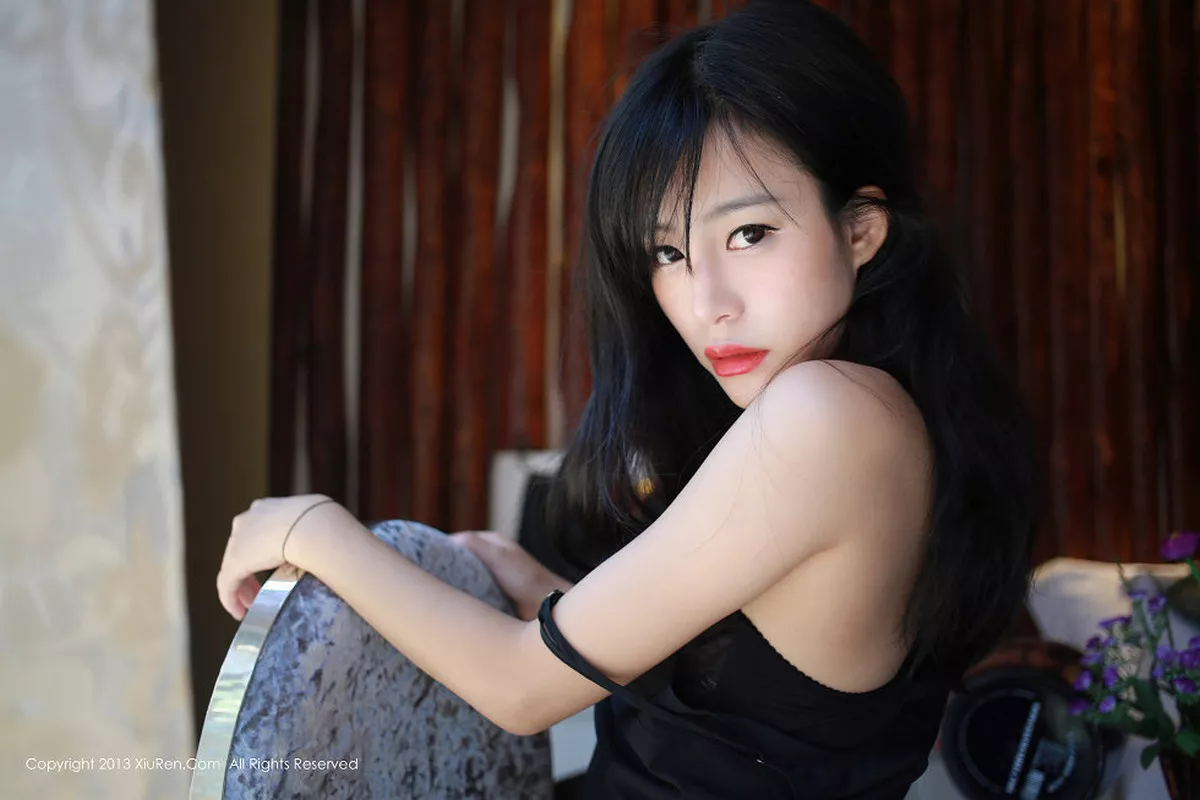 秀人集.com_[XiuRen秀人网]No.007_嫩模toro羽住黑丝内衣性感红唇激情诱惑写真70P