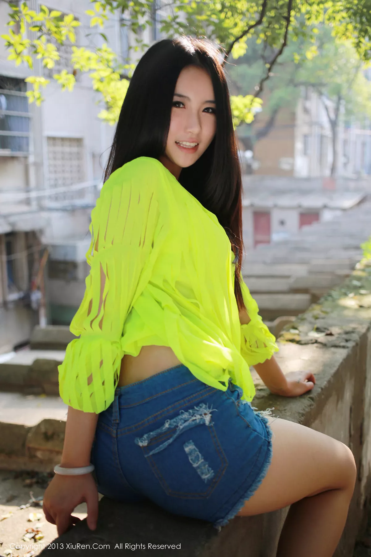 秀人集.com_[XiuRen秀人网]No.017_美媛女神MOON嘉依居家私房超级豪乳诱惑写真80P