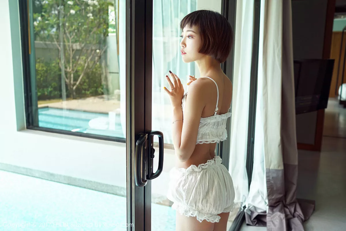 秀人集.com_[FeiLin嗲囡囡]Vol.083_嫩模冯木木LRIS泰国旅拍泳池边性感比基尼湿身诱惑写真47P