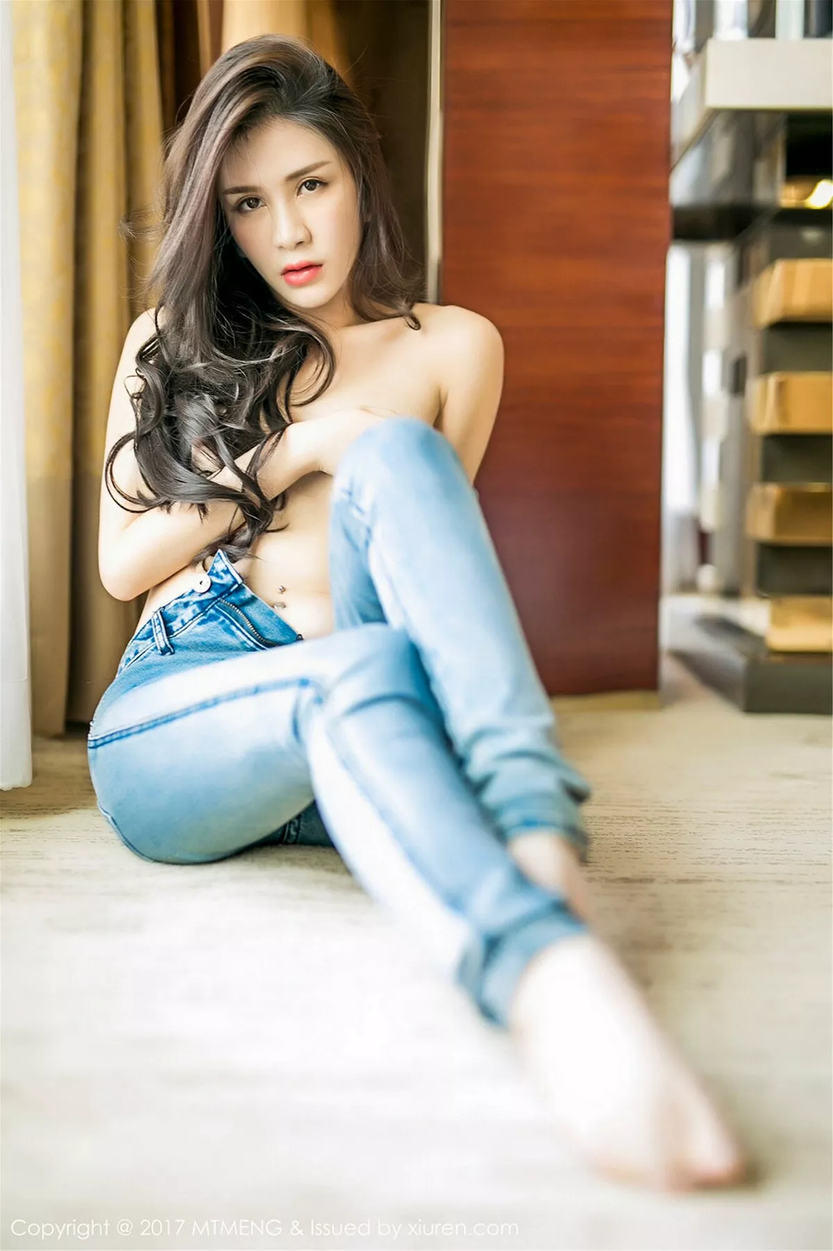 秀人集.com_[MTMeng模特联盟]Vol.001_嫩模李李七七喜喜真空牛仔套装脱上衣秀白嫩豪乳诱惑写真50P