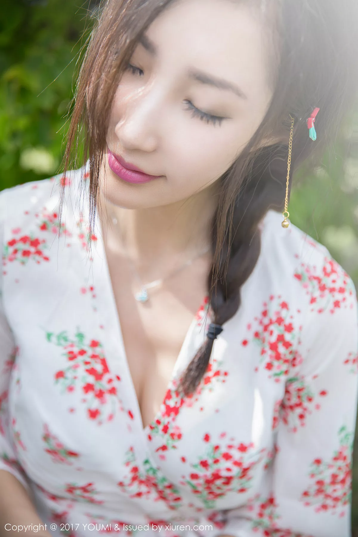 秀人集.com_[YouMi尤蜜荟]Vol.030_尤物嫩模Yumi-尤美沙巴旅拍泳池边性感比基尼秀完美身材写真50P