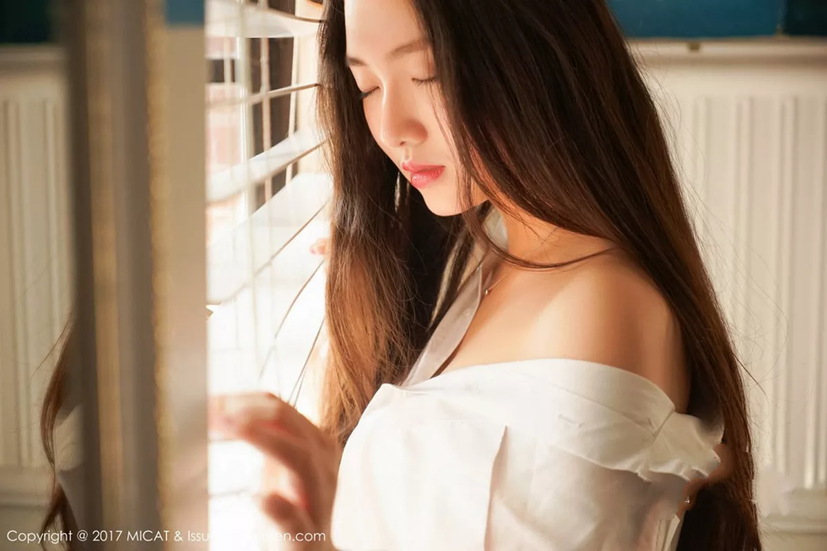 秀人集.com_[MICAT猫萌榜]Vol.004_嫩模画画sugar居家纯白衬衣白色蕾丝内裤秀白嫩肌肤写真50P