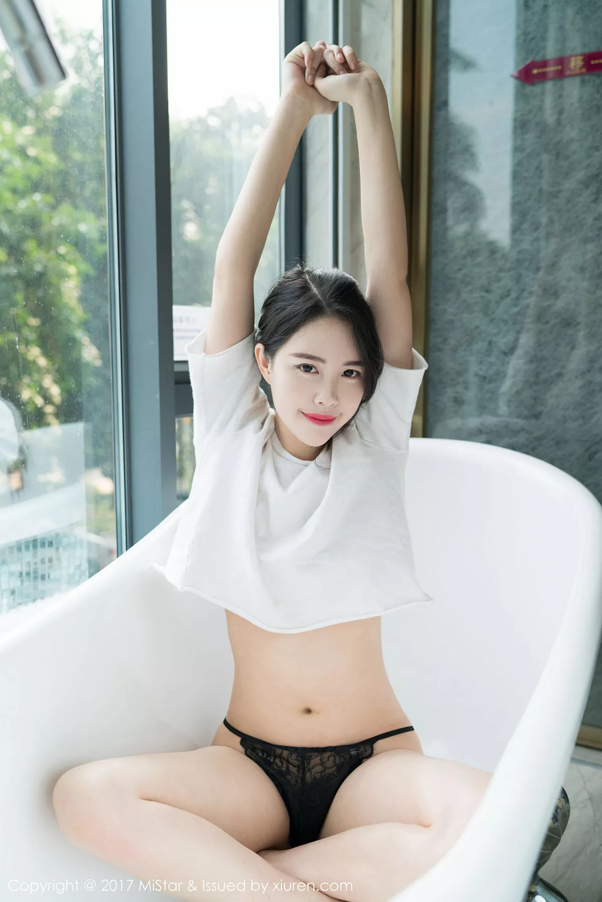 秀人集.com_[XiuRen秀人网]No.769_嫩模莉尔撩白色上衣露半球黑色蕾丝丁字裤撩人诱惑写真45P