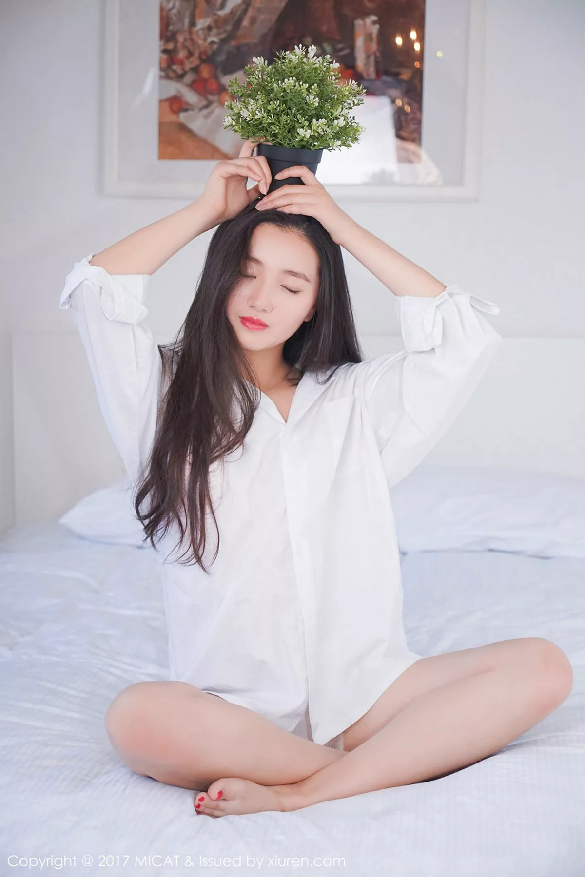 秀人集.com_[MICAT猫萌榜]Vol.004_嫩模画画sugar居家纯白衬衣白色蕾丝内裤秀白嫩肌肤写真50P