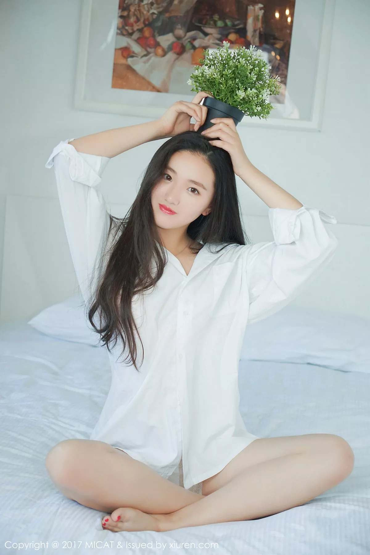 秀人集.com_[MICAT猫萌榜]Vol.004_嫩模画画sugar居家纯白衬衣白色蕾丝内裤秀白嫩肌肤写真50P