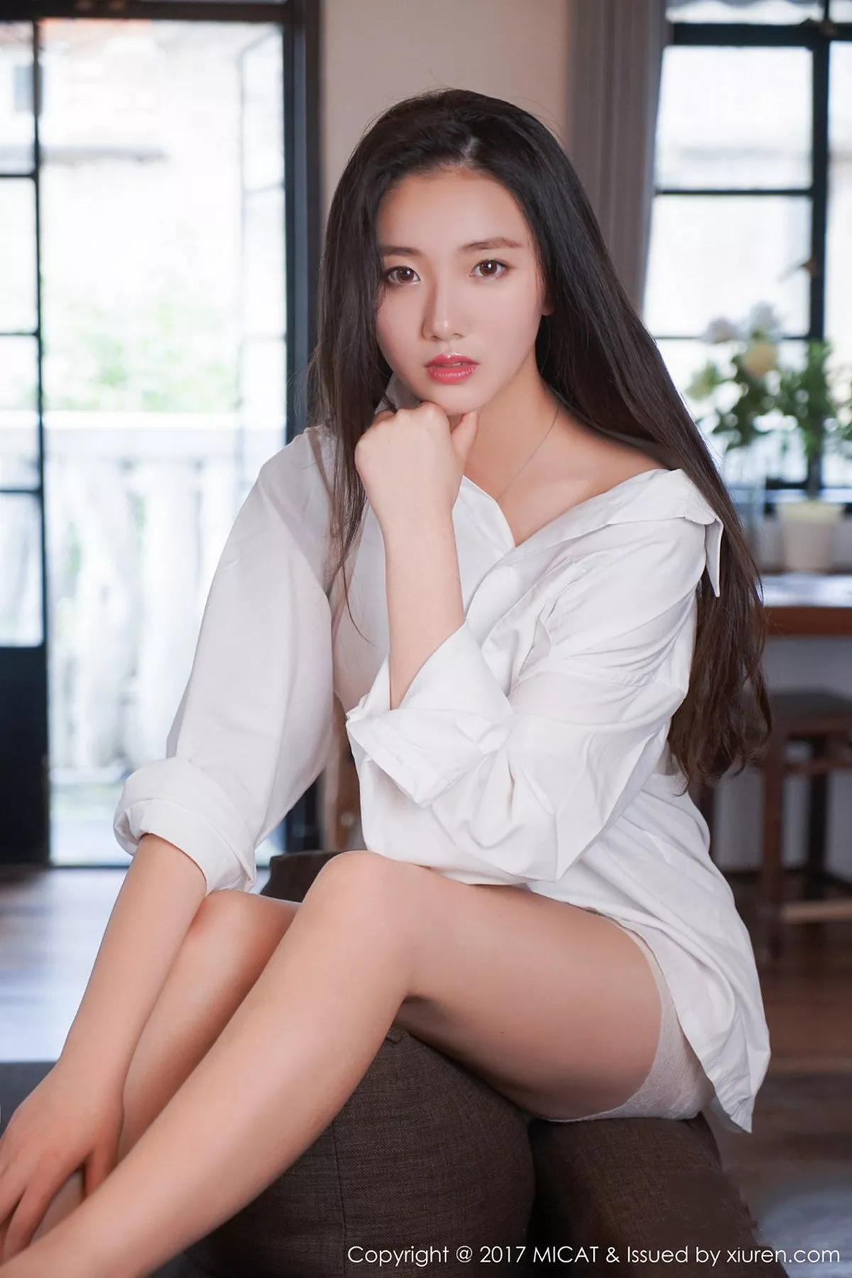 秀人集.com_[MICAT猫萌榜]Vol.004_嫩模画画sugar居家纯白衬衣白色蕾丝内裤秀白嫩肌肤写真50P