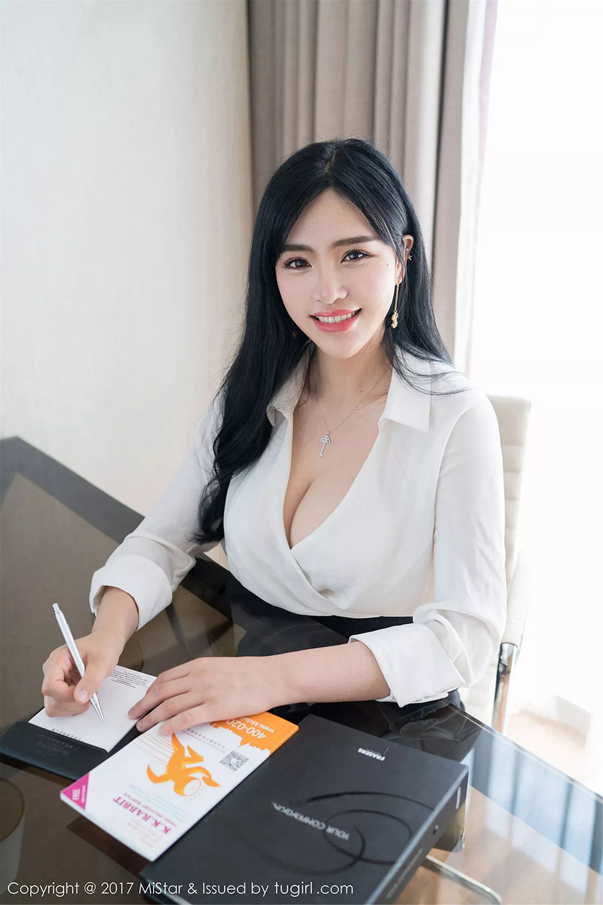 秀人集.com_[MiStar魅妍社]Vol.172_嫩模刘钰儿职场OL装秀完美身材展傲人美乳诱惑写真40P