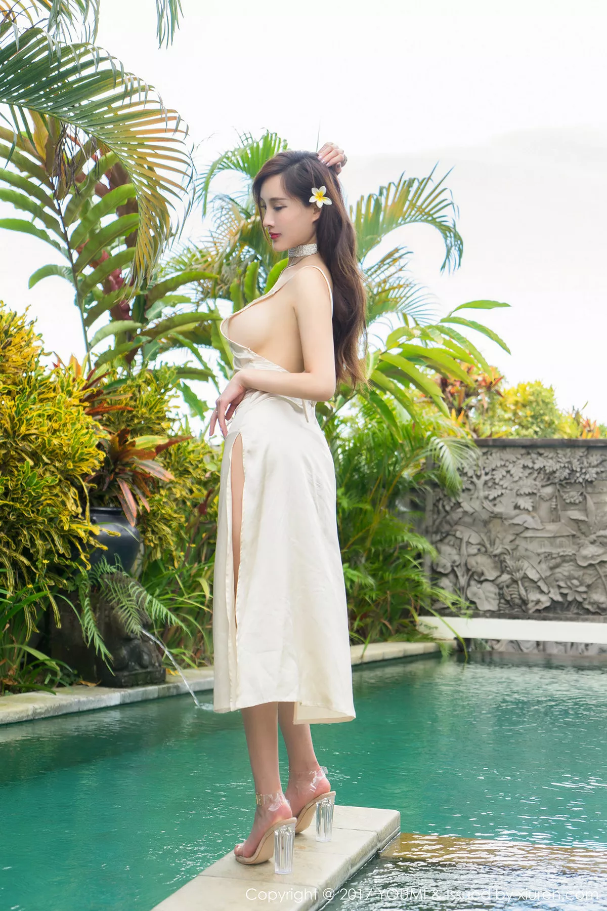 秀人集.com_[YouMi尤蜜荟]Vol.049_嫩模土肥圆矮挫穷巴厘岛旅拍大尺度全裸泡泡浴露点诱惑写真48P