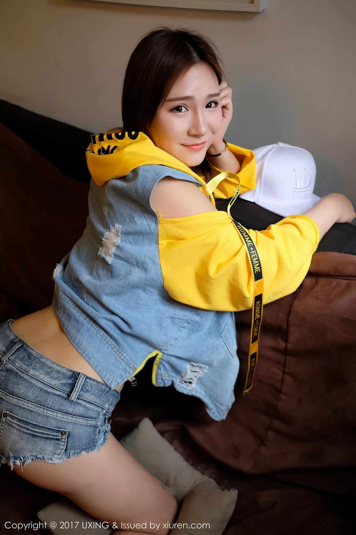 秀人集.com_[UXING优星馆]Vol.057_嫩模羊羊Suger清新牛仔服秀凹凸身材全脱秀美乳诱惑写真40P