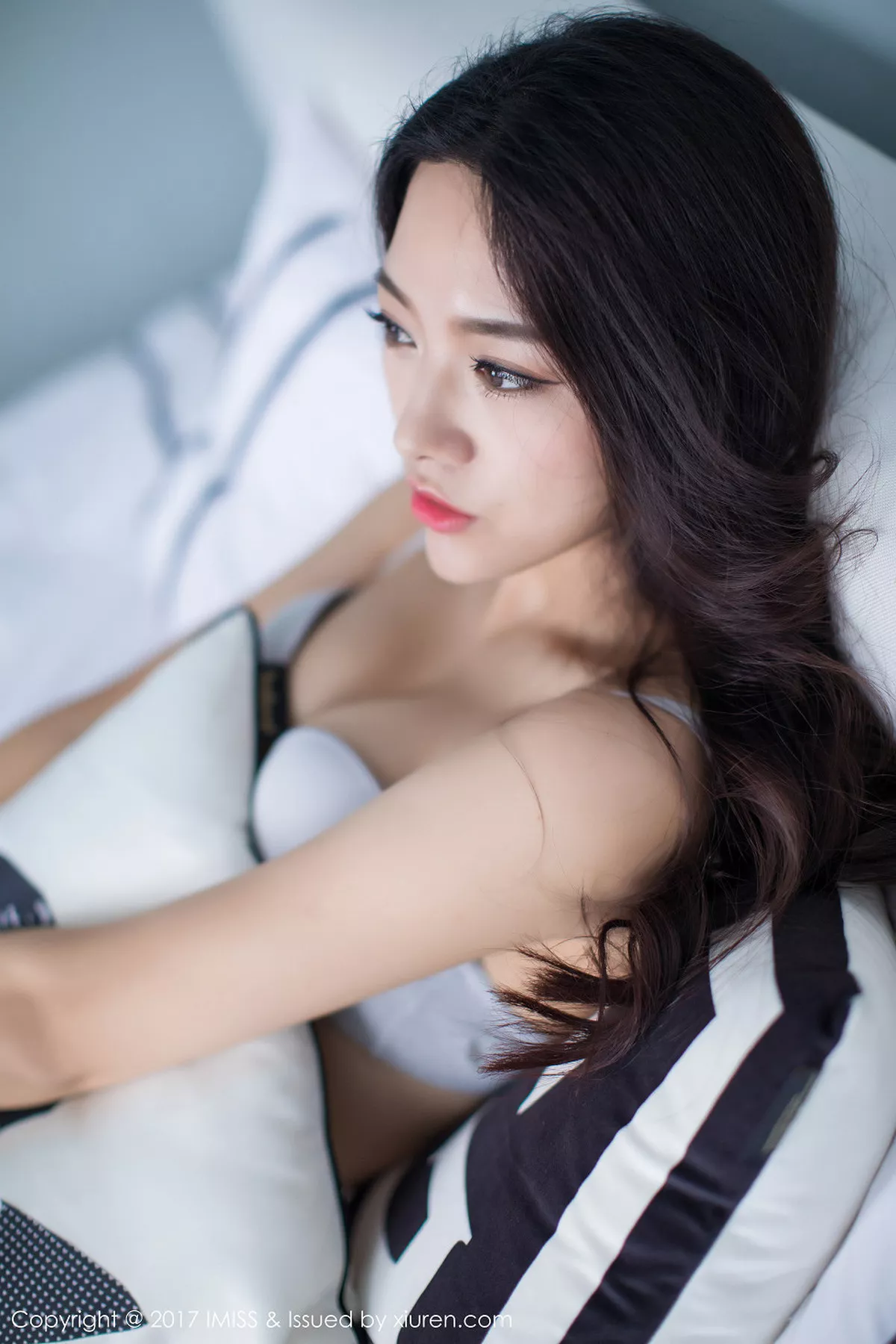 秀人集.com_[IMISS爱蜜社]Vol.174_新人嫩模嫣儿居家白色连身裙秀苗条身材婀娜多姿性感写真65P