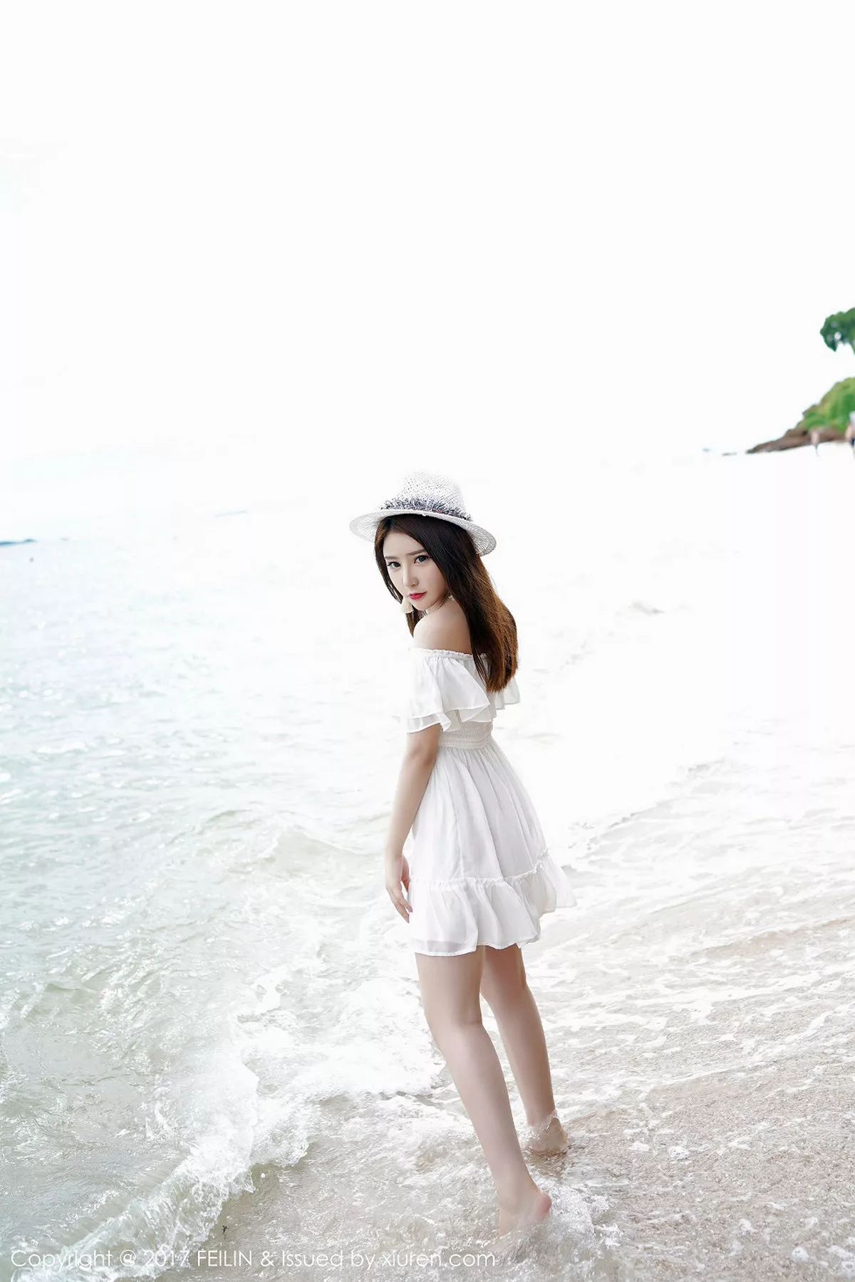 秀人集.com_[FeiLin嗲囡囡]Vol.104_嫩模芷儿Momoko海边清纯白色薄纱裙+全裸泡泡浴诱惑写真40P