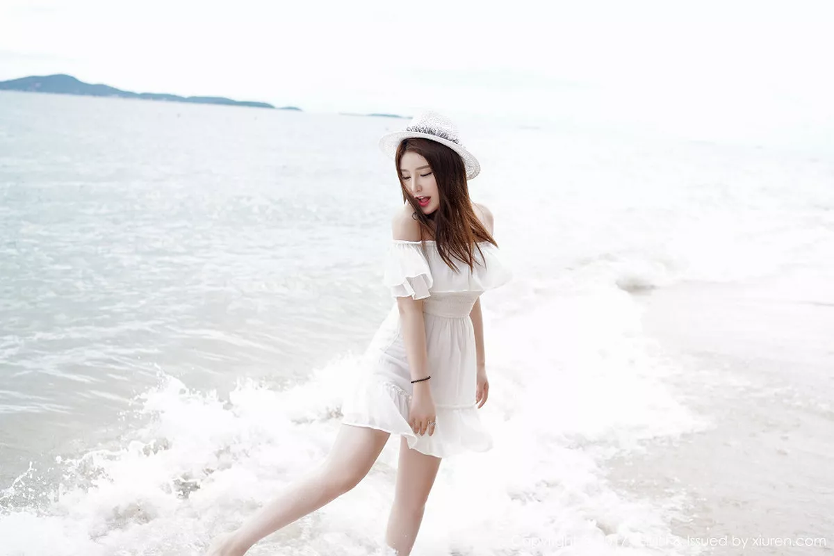 秀人集.com_[FeiLin嗲囡囡]Vol.104_嫩模芷儿Momoko海边清纯白色薄纱裙+全裸泡泡浴诱惑写真40P