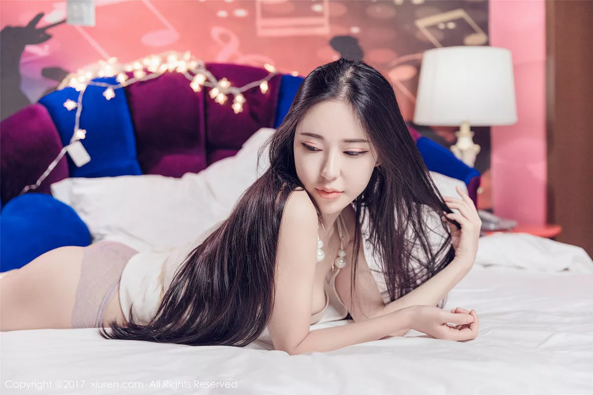 秀人集.com_[XiuRen秀人网]No.818_嫩模Suki_baby床上雪白婚纱秀完美身姿全脱惹火诱惑写真49P