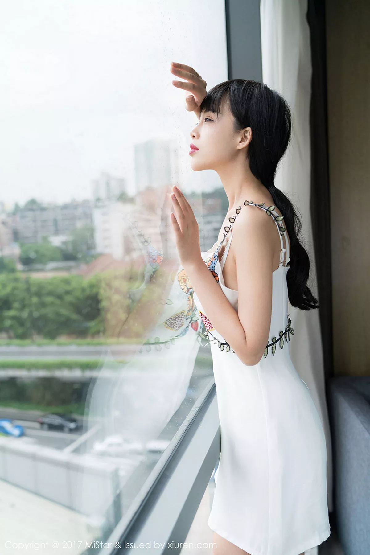 秀人集.com_[MiStar魅妍社]Vol.183_高挑美女周周居家性感白色内衣半脱秀丰乳肥臀诱惑写真47P