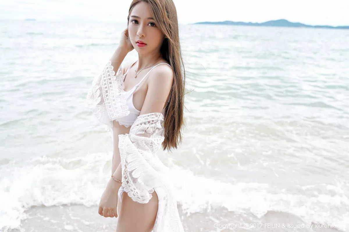 秀人集.com_[FeiLin嗲囡囡]Vol.110_嫩模luna张静燕海边沙滩性感黄色比基尼秀完美身材写真40P