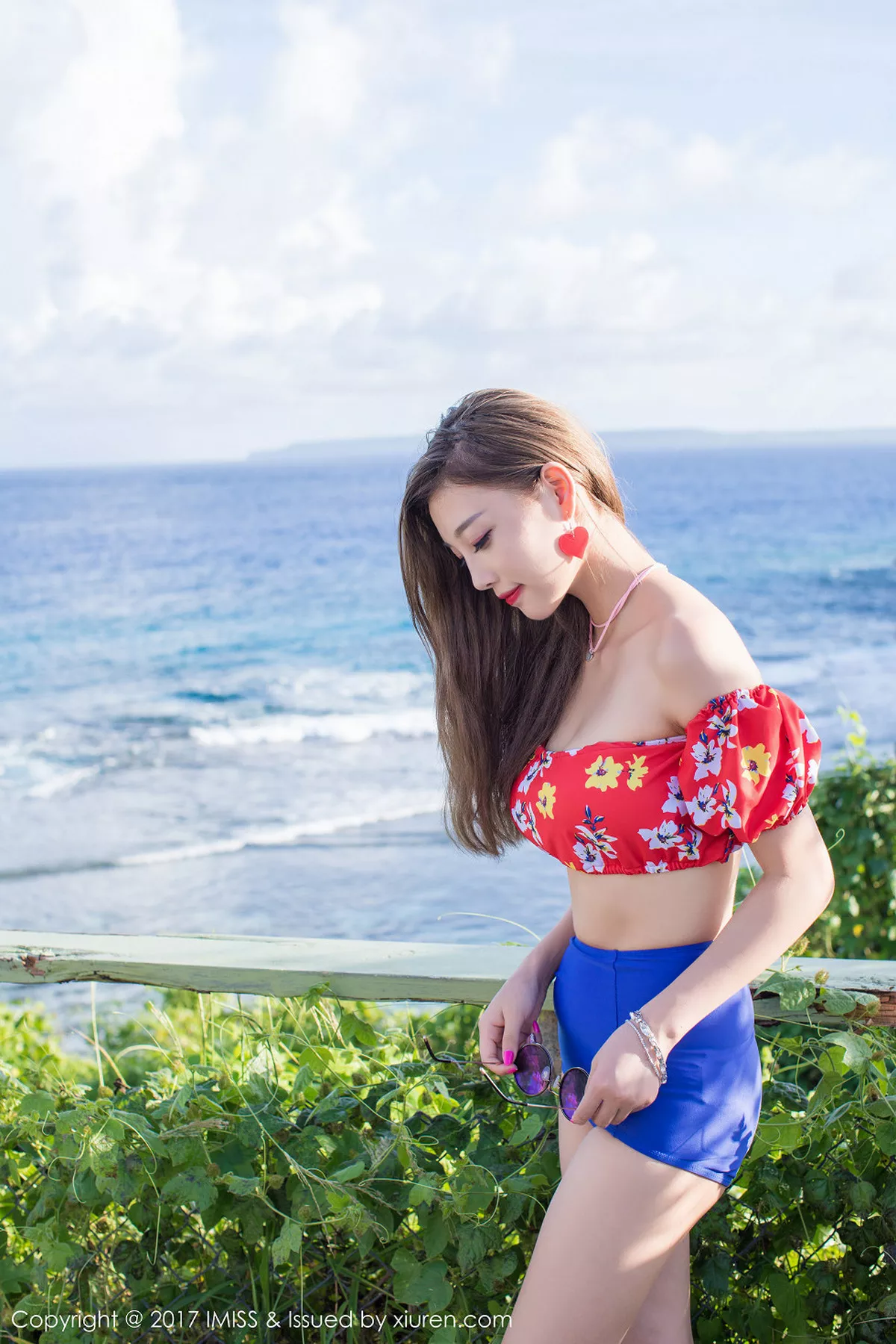 秀人集.com_[IMISS爱蜜社]Vol.189_甜美女神杨晨晨sugar塞班旅拍性感内衣秀迷人美腿写真35P