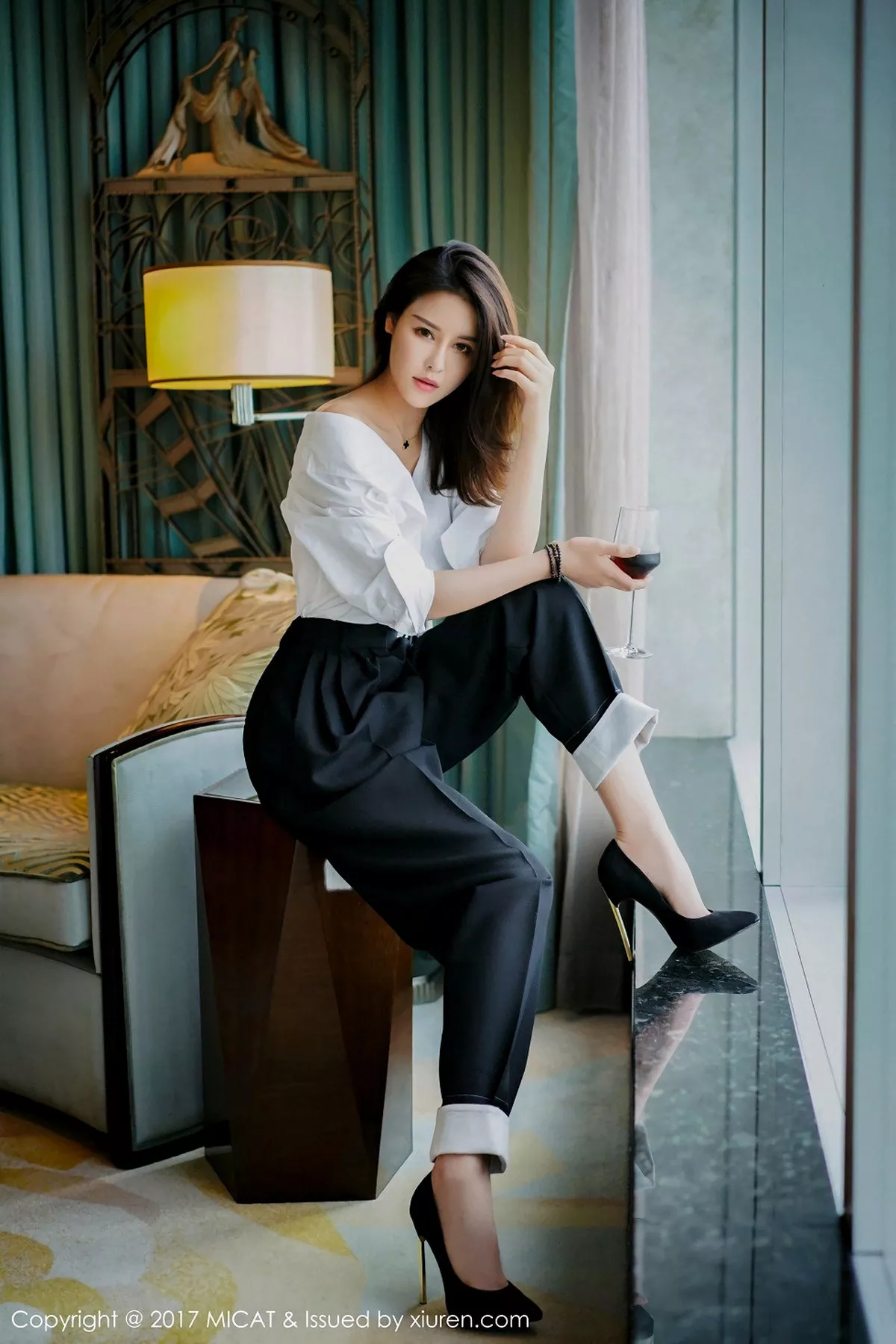 秀人集.com_[MICAT猫萌榜]Vol.030_嫩模叶佳颐浴室里性感黑色内衣湿身秀豪乳翘臀诱惑写真44P