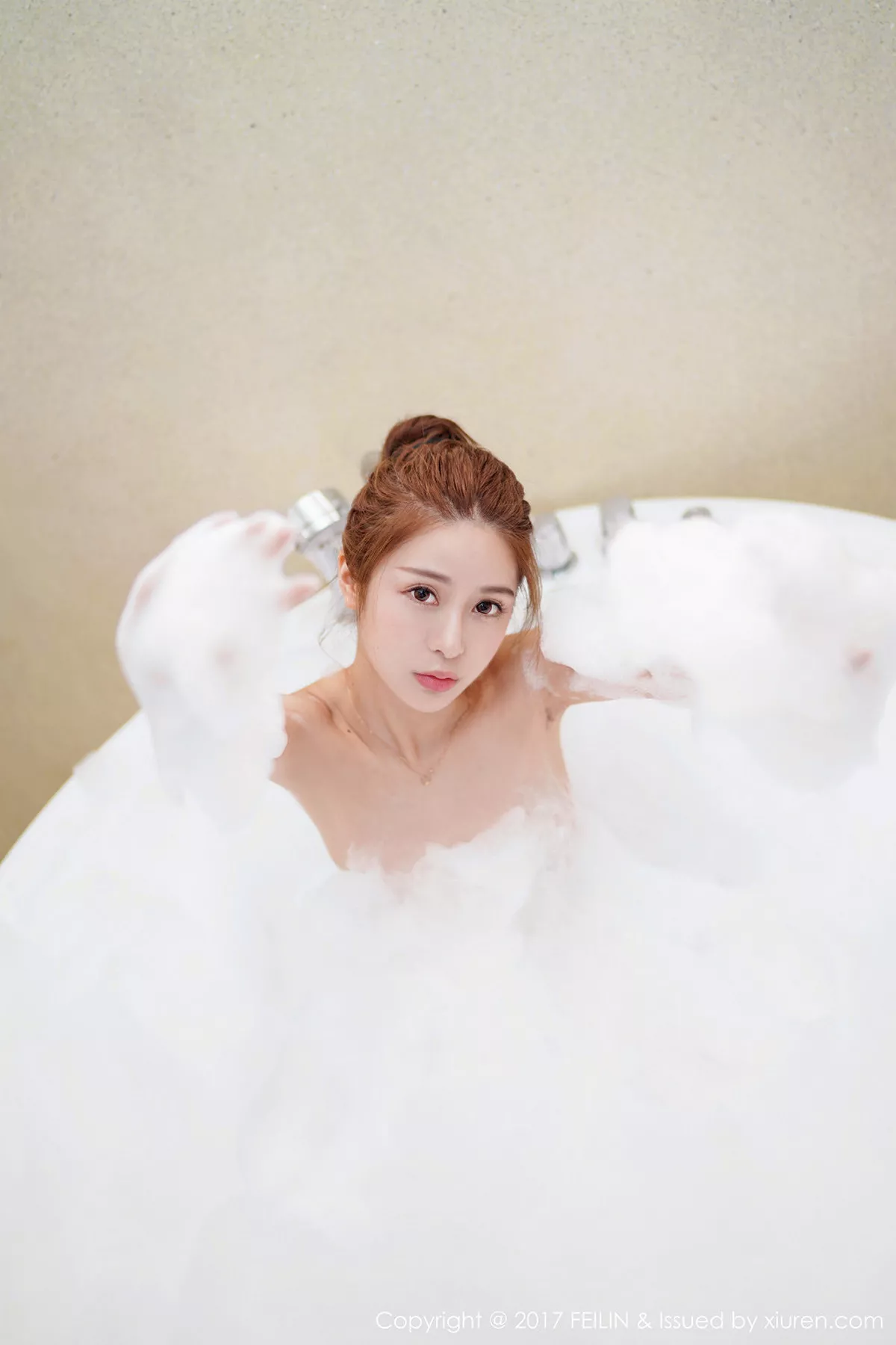 秀人集.com_[FeiLin嗲囡囡]Vol.114_嫩模luna张静燕泳池大尺度湿身+浴室泡泡浴完美诱惑写真39P