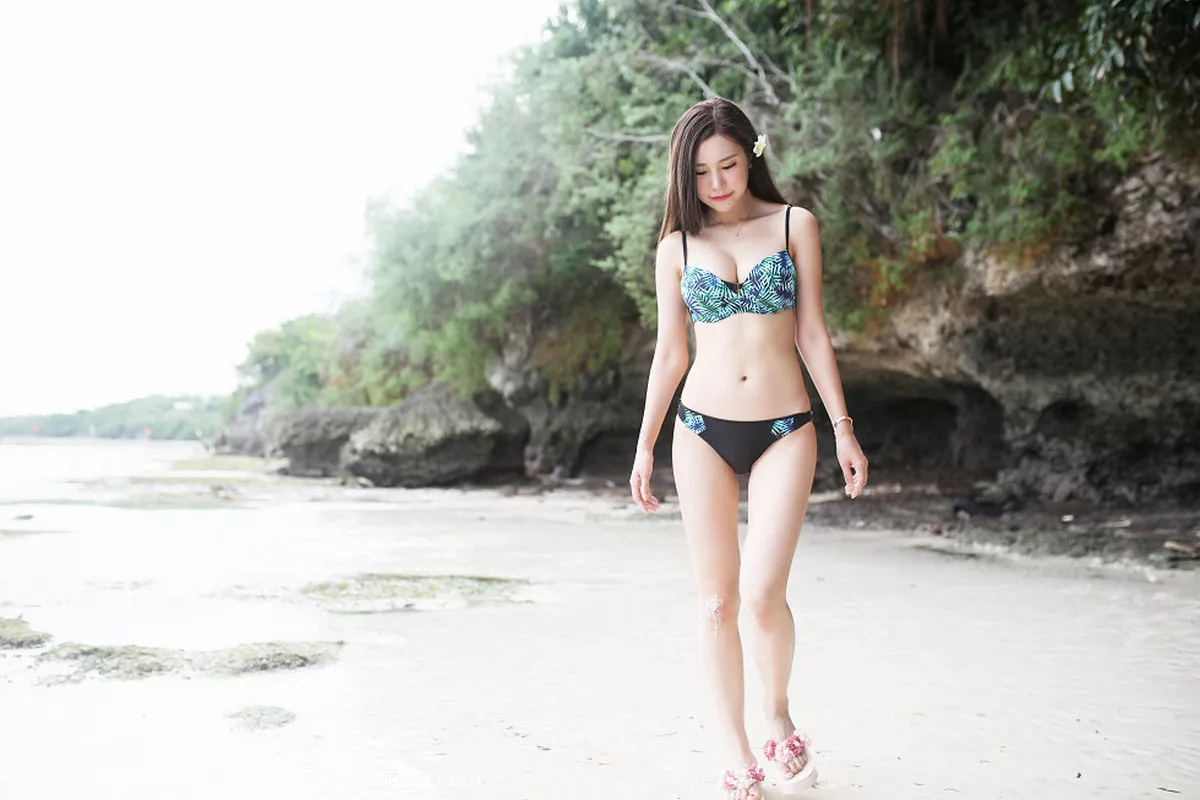 秀人集.com_[MyGirl美媛馆]Vol.266_嫩模绮里嘉ula海边性感比基尼+泳池湿身完美诱惑写真66P