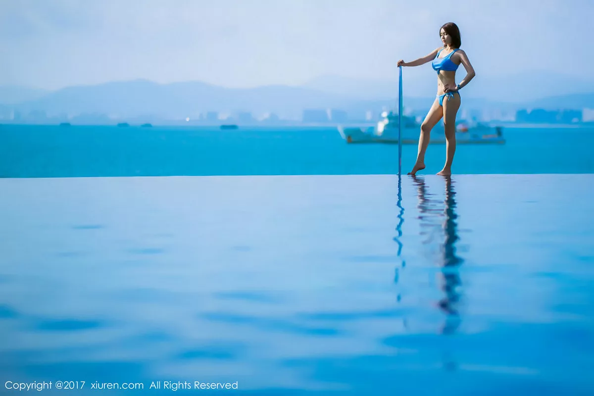 秀人集.com_[XiuRen秀人网]No.858_嫩模廿十海南三亚旅拍蓝天白云海边性感比基尼写真45P