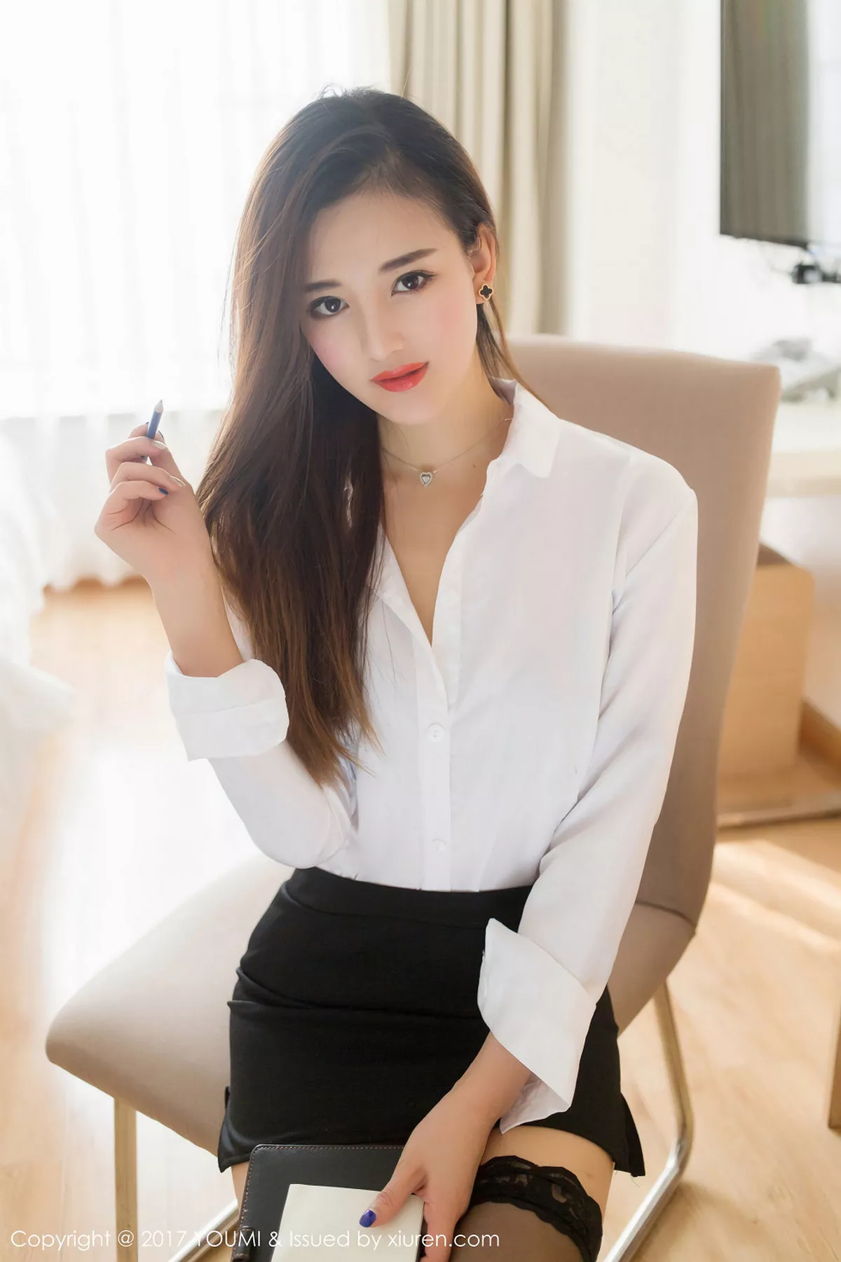 秀人集.com_[YouMi尤蜜荟]Vol.087_新人模特娜娜TINA办公室黑丝OL制服秀完美身材靓丽迷人写真40P