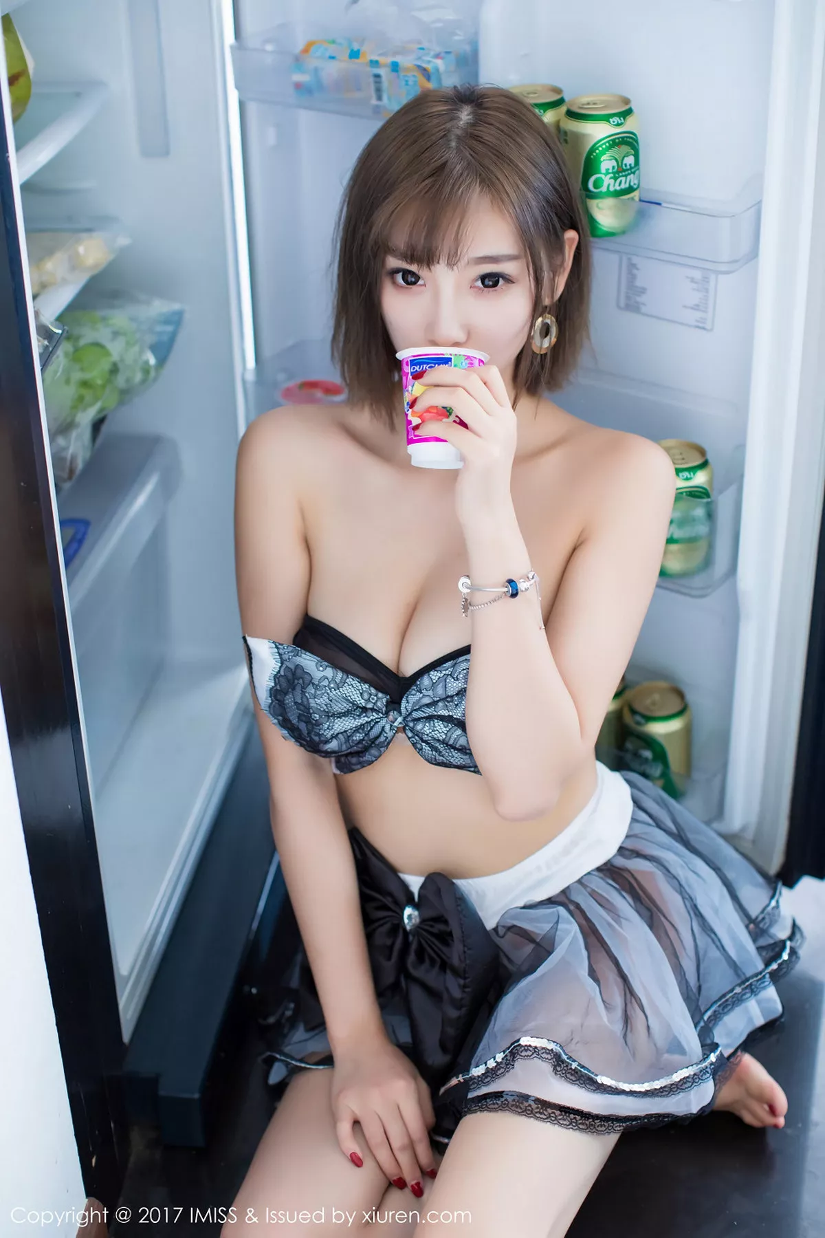 秀人集.com_[IMISS爱蜜社]Vol.201_女神杨晨晨sugar甲米旅拍泳池性感粉色比基尼迷人写真38P