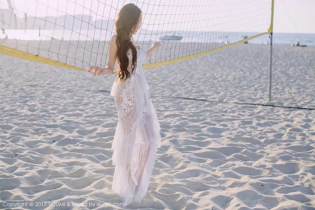 秀人集.com_[YouMi尤蜜荟]Vol.088_女神Yumi-尤美迪拜旅拍蓝天银滩性感比基尼秀完美身材写真41P