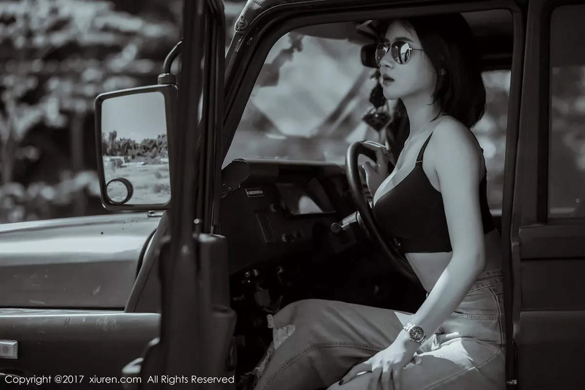 秀人集.com_[XiuRen秀人网]No.858_嫩模廿十海南三亚旅拍蓝天白云海边性感比基尼写真45P