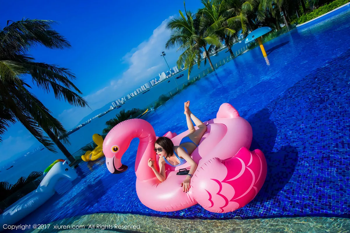 秀人集.com_[XiuRen秀人网]No.858_嫩模廿十海南三亚旅拍蓝天白云海边性感比基尼写真45P