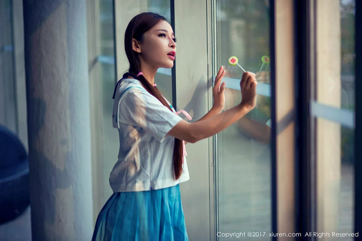 秀人集.com_[XiuRen秀人网]No.866_嫩模艾小青居家日系学生服+浴缸全裸泡泡浴火辣诱惑写真56P