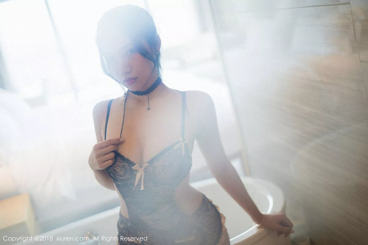 秀人集.com_[XiuRen秀人网]No.893_嫩模小狐狸Sica性感黑色女仆装+浴室透视内衣诱惑写真45P