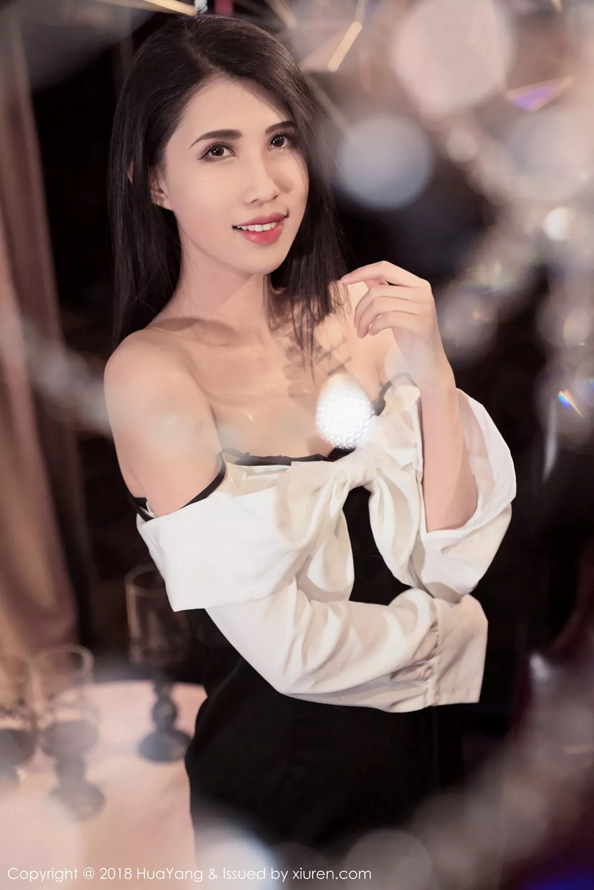 秀人集.com_[HuaYang花漾]Vol.030_嫩模葛征Model居家性感白色内衣秀完美身材迷人美腿写真40P