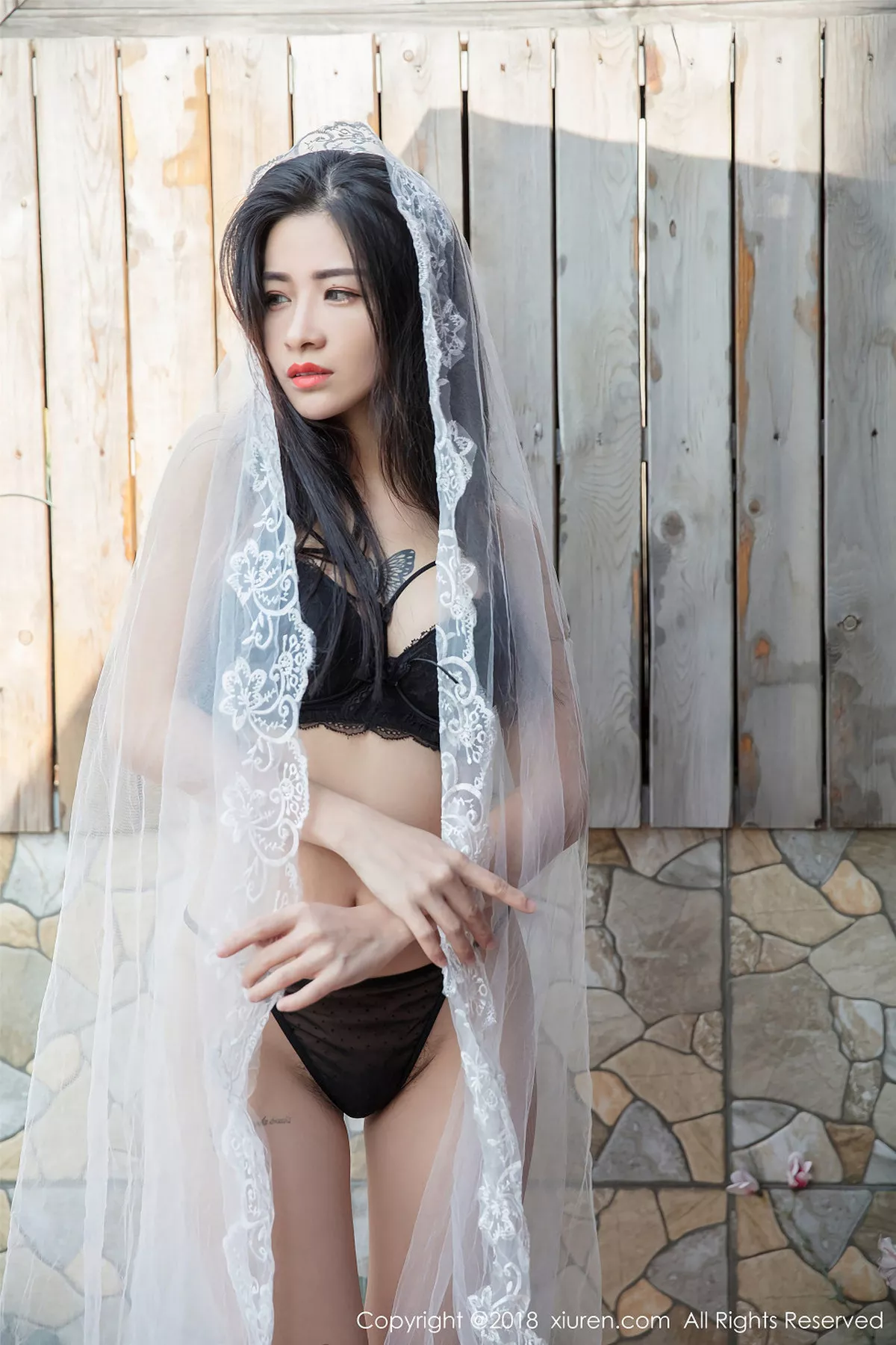 秀人集.com_[XiuRen秀人网]No.943_美女主播以瑟黑色半透薄纱睡裙+大尺度全裸撩人姿势诱惑写真51P