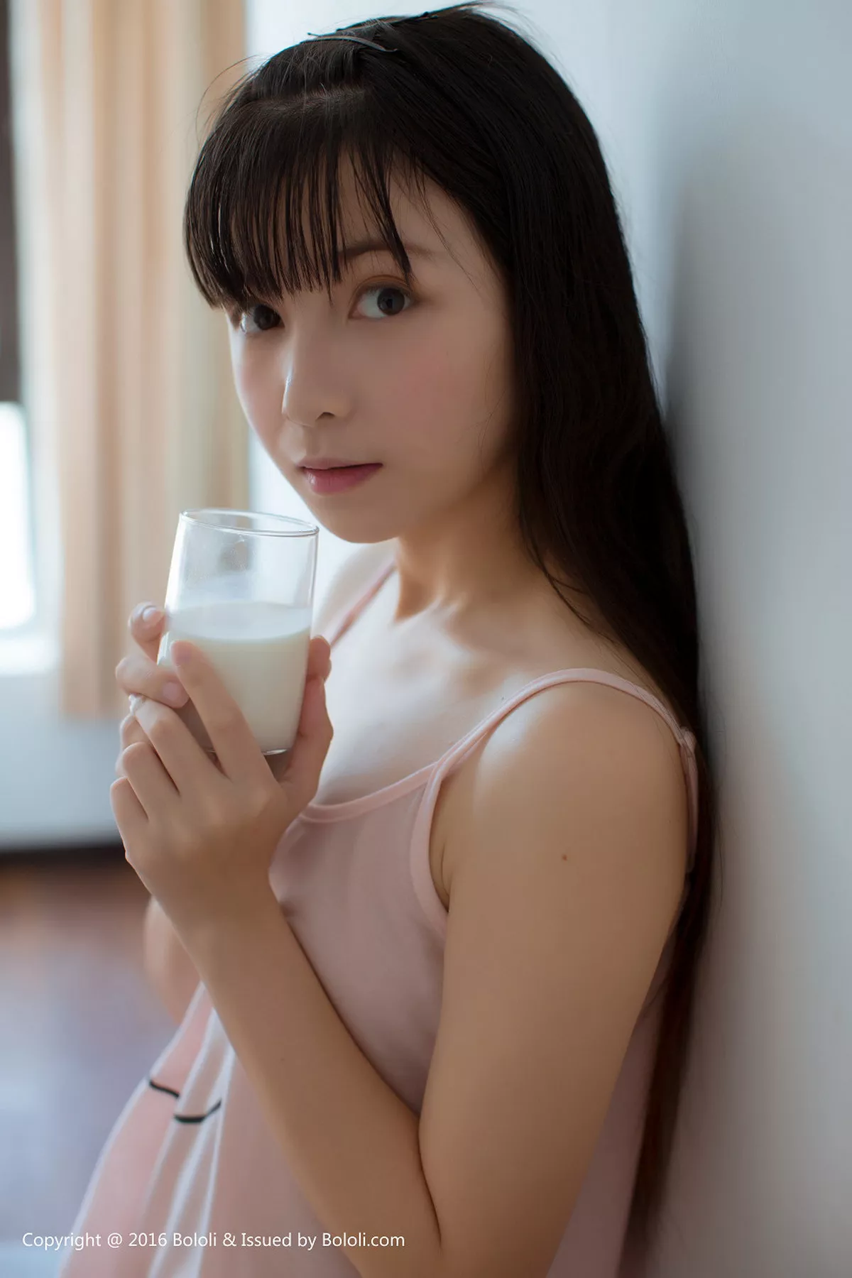 秀人集.com_[Tukmo兔几盟]Vol.110_美少女鱼丸居家私房粉色卡通睡衣小女友视角迷人写真30P