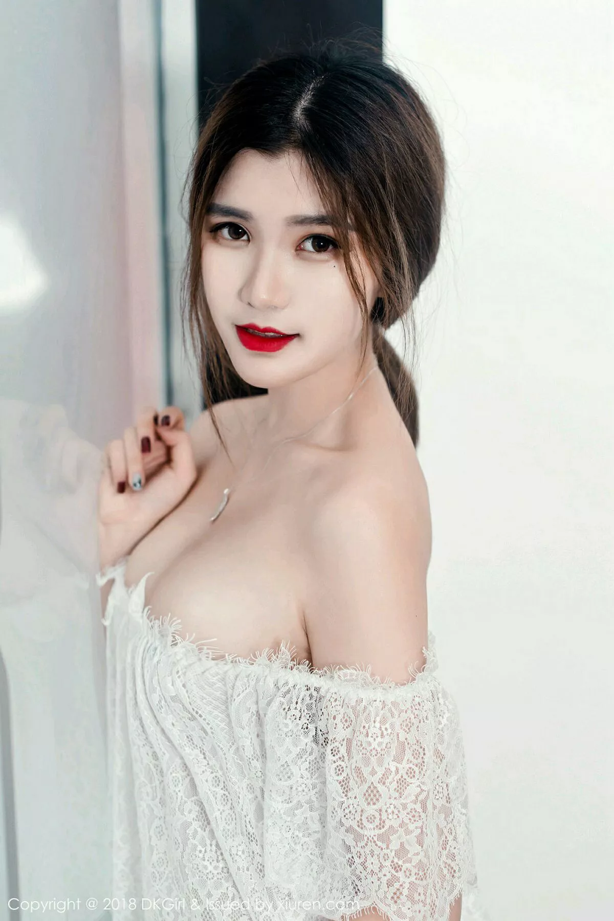 秀人集.com_[DKGirl御女郎]Vol.062_嫩模Ting婷婷居家白色蕾丝薄纱全脱秀豪乳双手遮点诱惑写真53P