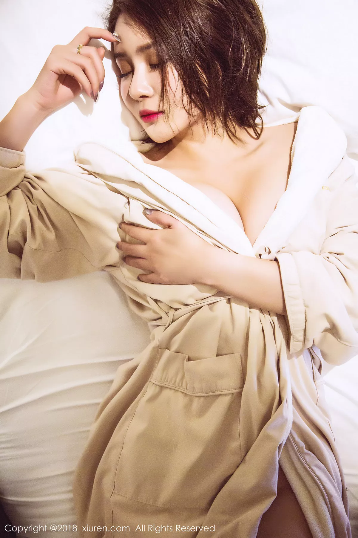 秀人集.com_[XiuRen秀人网]No.935_嫩模廿十居家私房红色塑身内衣秀完美身材白嫩肌肤性感写真58P