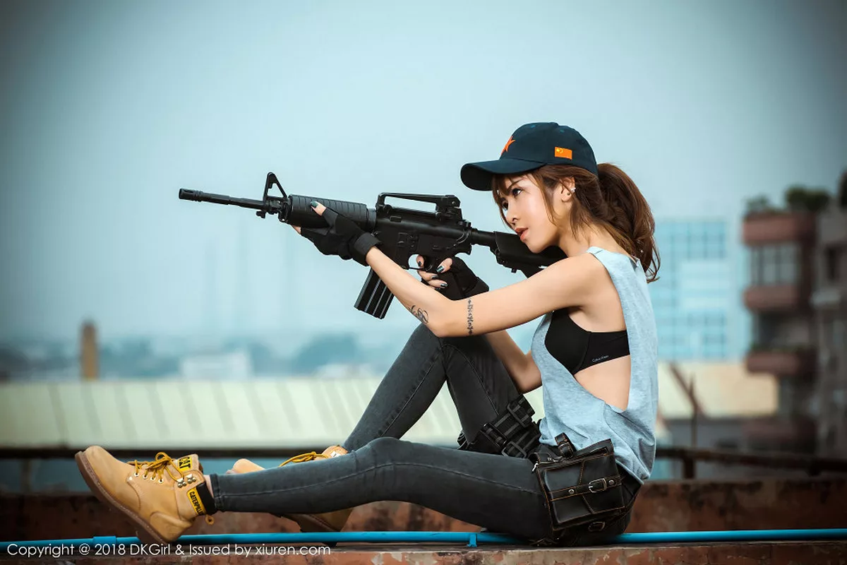 秀人集.com_[DKGirl御女郎]Vol.065_嫩模蔡乐儿绝地求生代言户外持枪野性迷人写真50P