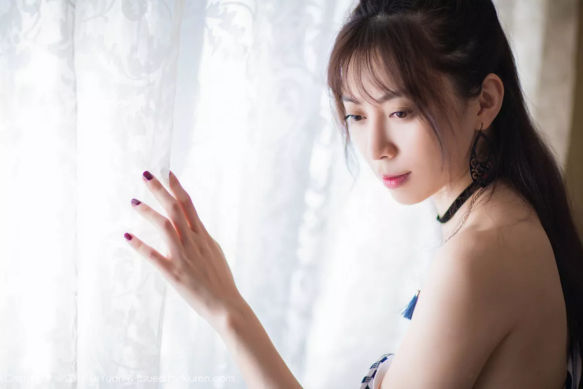 秀人集.com_[LeYuan星乐园]Vol.006_嫩模楚琪kiki清新服饰白嫩美长腿性感写真50P