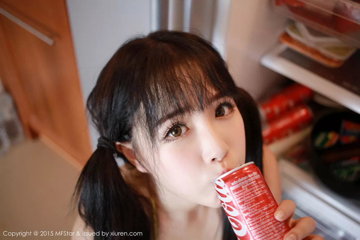 秀人集.com_[MFStar模范学院]Vol.036_萌妹徐cake白色开档短裙迷人豪乳性感翘臀写真50P