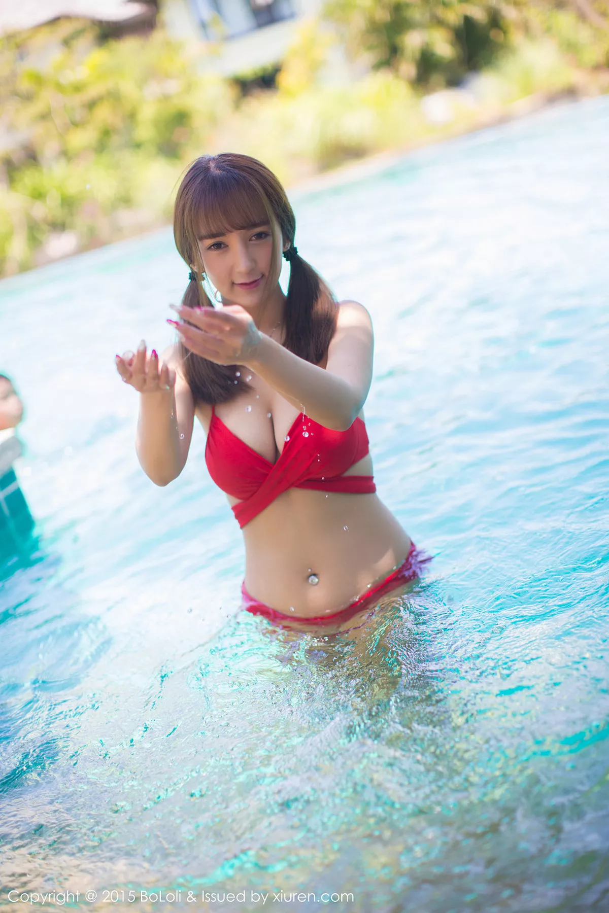 秀人集.com_[BoLoli波萝社]Vol.027_嫩模Monkey_小潘鼠三亚旅拍泳池边性感比基尼写真50P